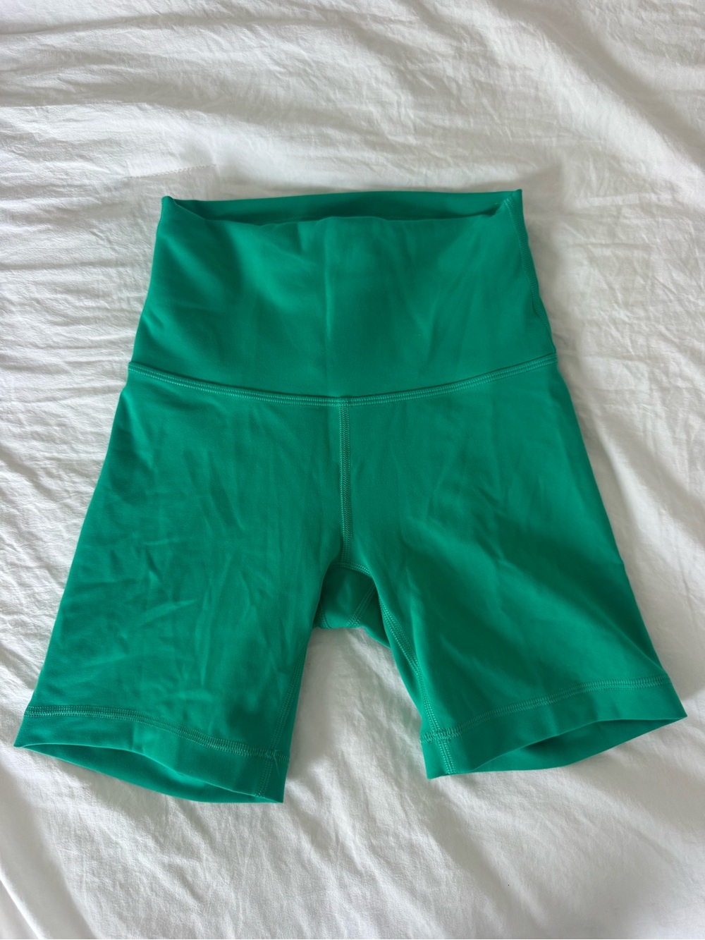 Lululemon Wunder Train shorts 6”